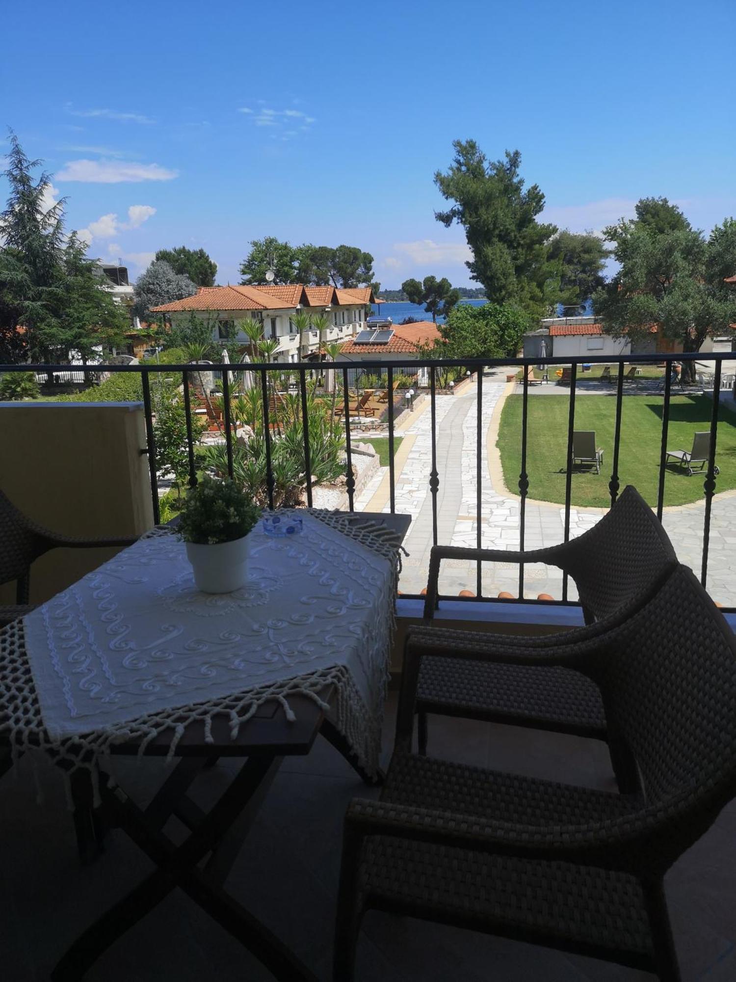 Makis Nest Apart-Hotel Vourvourou Luaran gambar