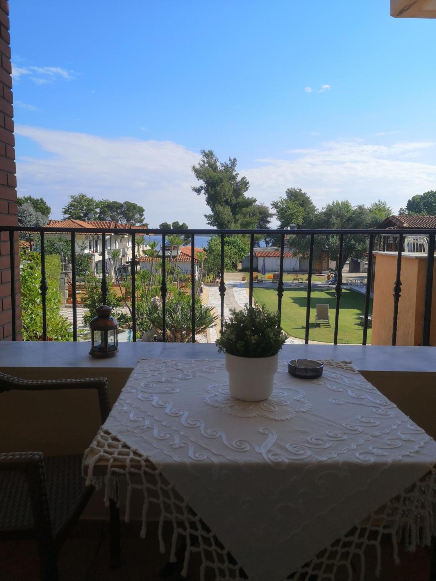 Makis Nest Apart-Hotel Vourvourou Luaran gambar