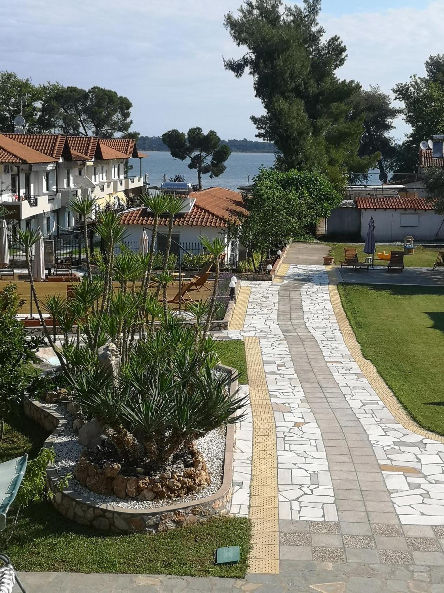 Makis Nest Apart-Hotel Vourvourou Luaran gambar
